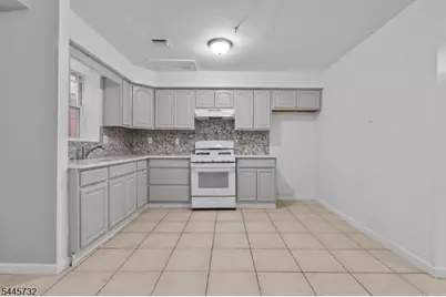 582 S 19th #1, Newark, NJ 07103 - Photo 9
