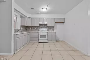 582 S 19th, Newark, NJ 07103 - Photo 9