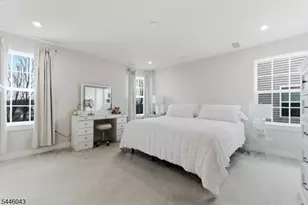22 Oakwood Blvd, Union Township, NJ 08827 - Photo 15