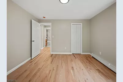 27 Kenter Pl, Clifton, NJ 07012 - Photo 9