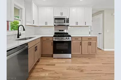 27 Kenter Pl, Clifton, NJ 07012 - Photo 7