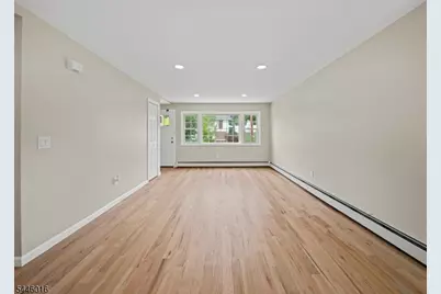 27 Kenter Pl, Clifton, NJ 07012 - Photo 3