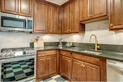 7312 Coventry Ct #312, Riverdale, NJ 07457 - Photo 9