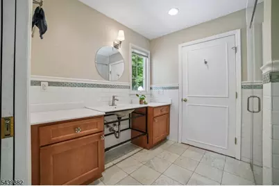 25 Tremont Ter, Livingston, NJ 07039 - Photo 19