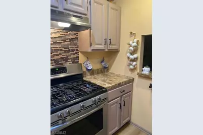 131 Irving Pl, Bernards Township, NJ 07920 - Photo 11