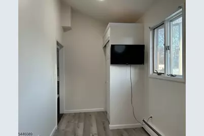 21 Civic Pl, Bloomfield, NJ 07003 - Photo 9