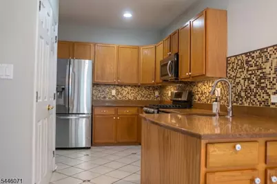 19 Gordon Cir, Parsippany, NJ 07054 - Photo 5