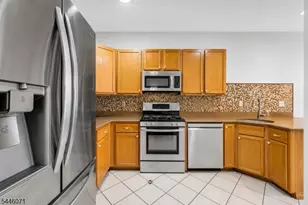 19 Gordon Cir, Parsippany, NJ 07054 - Photo 3
