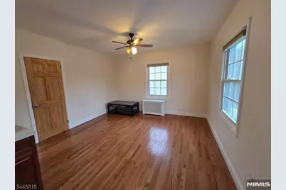 16 Sidney Ave, Rutherford, NJ 07070 - Photo 5