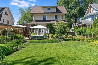 11 Windsor Pl, Montclair, NJ 07043 - Photo 33