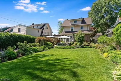 11 Windsor Pl, Montclair, NJ 07043 - Photo 29