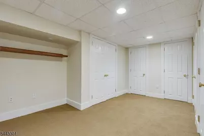 11 Windsor Pl, Montclair, NJ 07043 - Photo 23