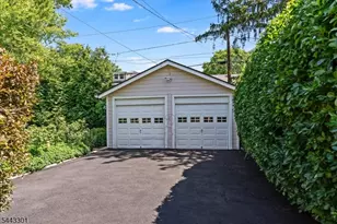 11 Windsor Pl, Montclair, NJ 07043 - Photo 39