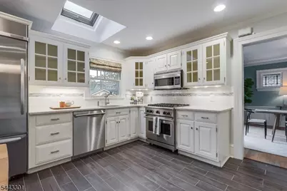 11 Windsor Pl, Montclair, NJ 07043 - Photo 15