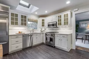 11 Windsor Pl, Montclair, NJ 07043 - Photo 15