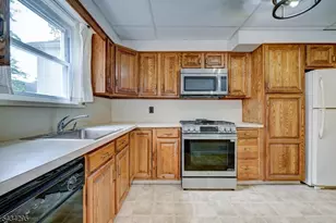 328 Plymouth Rd, Union Township, NJ 07083 - Photo 15