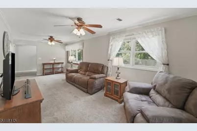 5 Greenwood Ave, Hopatcong, NJ 07874 - Photo 9