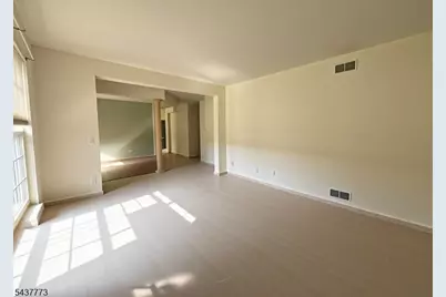 9 Buckingham Cir, White Township, NJ 07823 - Photo 5