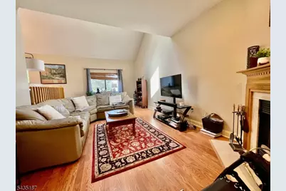 2 Hawthorne Pl, Bernards Township, NJ 07920 - Photo 9