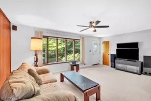 28 Southard Pl, Bernards Township, NJ 07920 - Photo 9