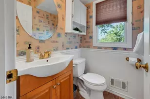 681 Chestnut St, Long Hill Township, NJ 07980 - Photo 15