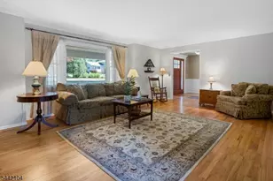 681 Chestnut St, Long Hill Township, NJ 07980 - Photo 5