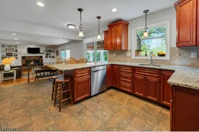 681 Chestnut St, Long Hill Township, NJ 07980 - Photo 13