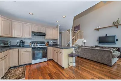 84 Constitution Way Ondo, Bernards Township, NJ 07920 - Photo 9