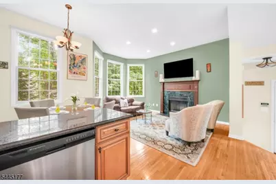 15 Nuthatcher Ct, Wayne, NJ 07470 - Photo 5