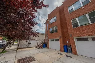 35 Woodside Pl, Newark, NJ 07104 - Photo 3