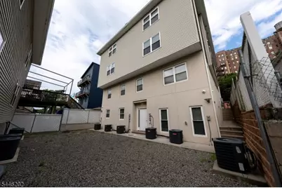 35 Woodside Pl, Newark, NJ 07104 - Photo 25