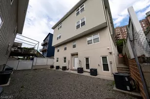 35 Woodside Pl, Newark, NJ 07104 - Photo 25