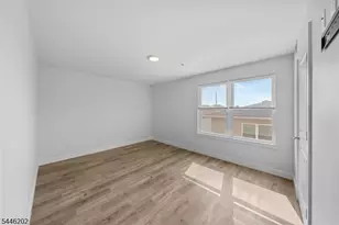 35 Woodside Pl, Newark, NJ 07104 - Photo 7
