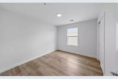 35 Woodside Pl, Newark, NJ 07104 - Photo 11