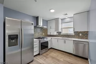 35 Woodside Pl, Newark, NJ 07104 - Photo 13