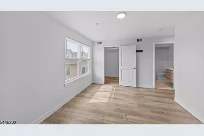 35 Woodside Pl, Newark, NJ 07104 - Photo 7