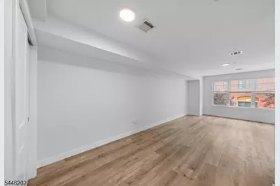 35 Woodside Pl, Newark, NJ 07104 - Photo 5