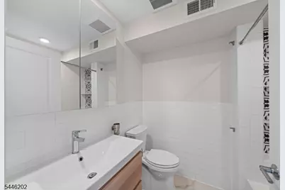 35 Woodside Pl, Newark, NJ 07104 - Photo 9