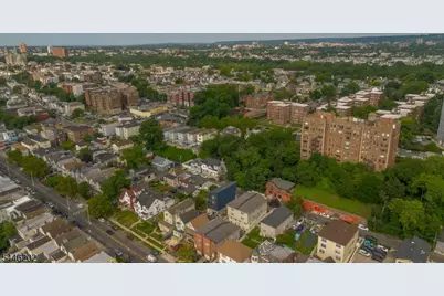 35 Woodside Pl, Newark, NJ 07104 - Photo 35