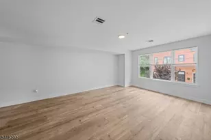 35 Woodside Pl, Newark, NJ 07104 - Photo 17