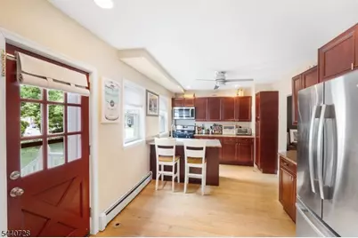 34 Orchard Sq, Caldwell, NJ 07006 - Photo 11