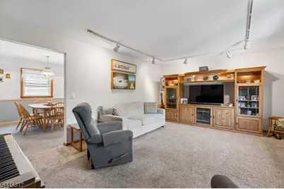 4 Dogwood Ter, Wayne, NJ 07470 - Photo 3