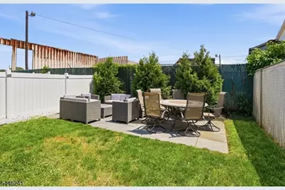 469 Henry St, Elizabeth, NJ 07201 - Photo 19