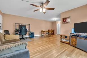 38 Deanna Dr, Hillsborough Township, NJ 08844 - Photo 7