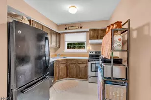 38 Deanna Dr, Hillsborough Township, NJ 08844 - Photo 9