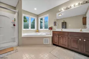 39 Meadowview Dr, Lopatcong Township, NJ 08865 - Photo 23