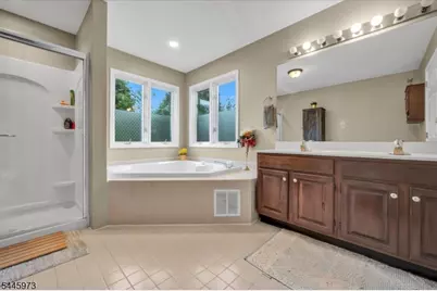 39 Meadowview Dr, Lopatcong Township, NJ 08865 - Photo 25
