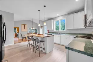 39 Meadowview Dr, Lopatcong Township, NJ 08865 - Photo 11