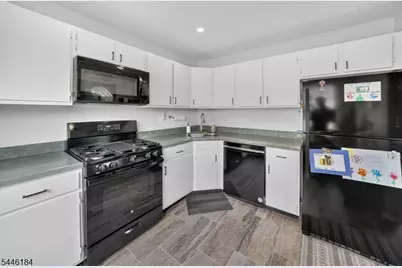 161 Gregory Ln, Franklin Township, NJ 08823 - Photo 17
