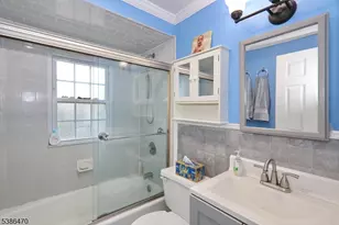 689 Crescent Dr, Bound Brook, NJ 08805 - Photo 5